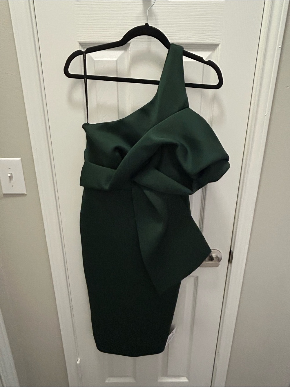 Emerald Green One-Shoulder Cocktail Dress